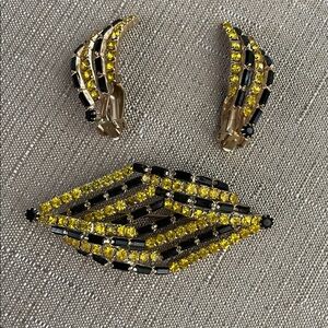 Elegant Gold and Black Jewelry Set